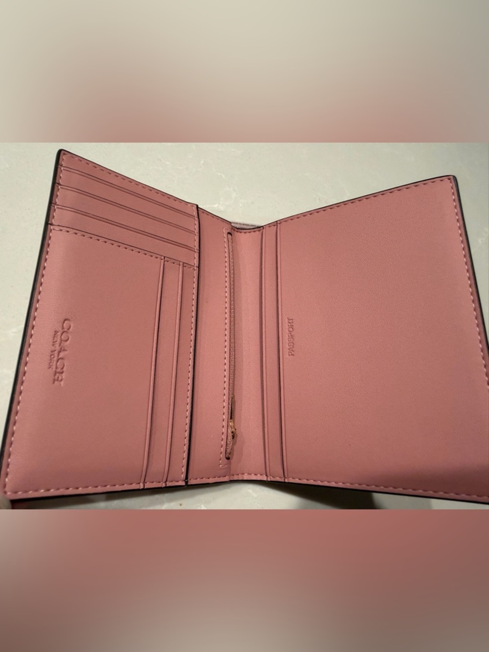 Coach Outlet Passport Card Case In Powder Pink Signature Canvas NWT - Picture 4 of 7